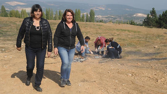 İki Fransız araştırmacı kemik eşyaların izini sürüyor