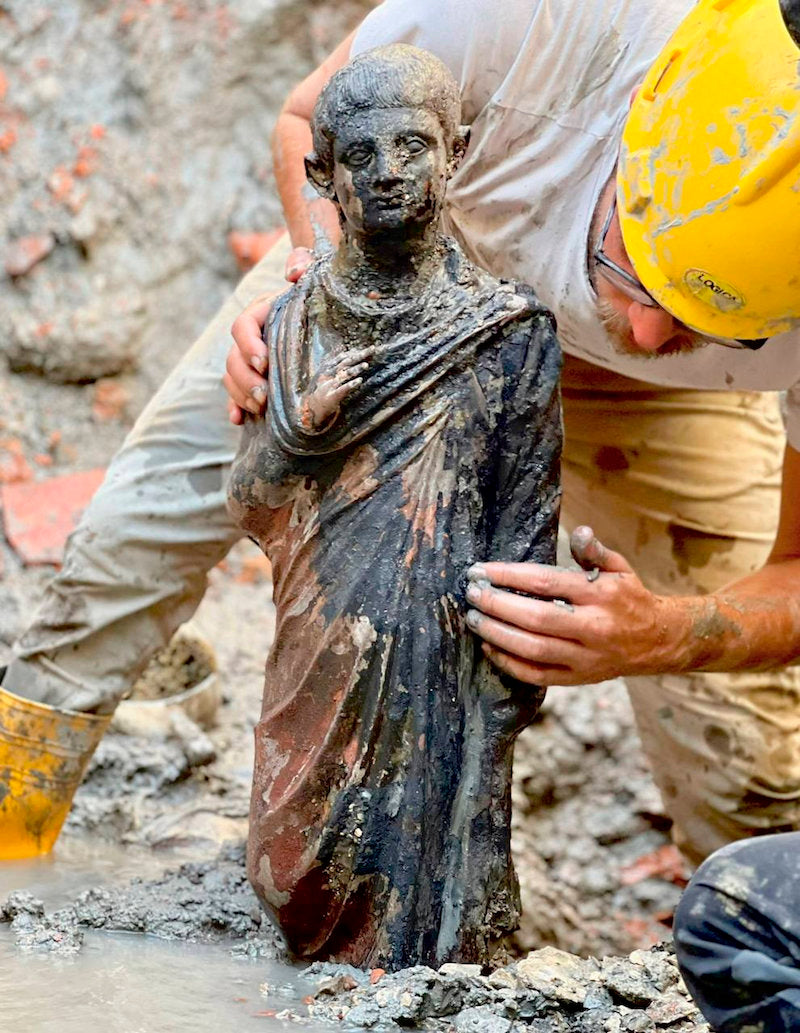 İtalya’daki Kaplıcalarda Sıradışı 24 Bronz Heykel Bulundu