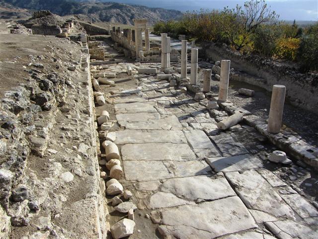 Tripolis Antik Kenti’nde Üçüncü Pazar Yeri Bulundu