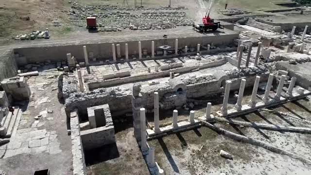 Tripolis'teki anıtsal çeşmenin yüzde 90'ı gün yüzüne çıkartıldı