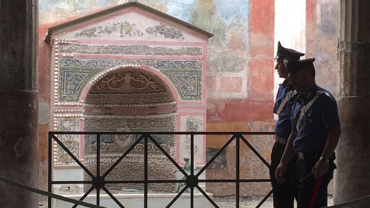 Pompeii Antik Kenti’nden Eser Çalan Turist Yakalandı