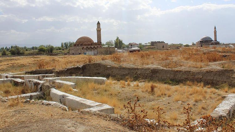 Eski Van Şehrinde Osmanlı Dönemine Ait Kamusal Yapılar Ortaya Çıktı