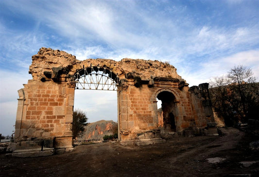 Anavarza Antik Kenti’nde Tarihin İlk Duble Yolu Ayağa Kaldırılıyor