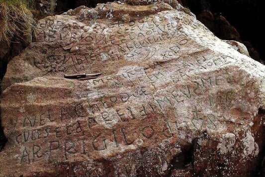 Fransa’daki Gizemli Kaya Yazıtı Sonunda Deşifre Edildi