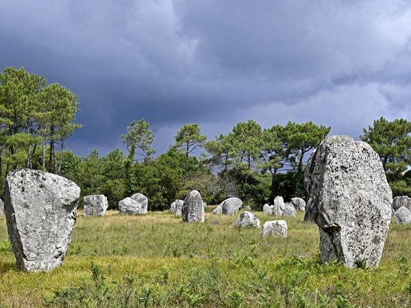 Menhirs détruits à Carnac et colère des archéologues : pourquoi l'affaire ne fait que commencer