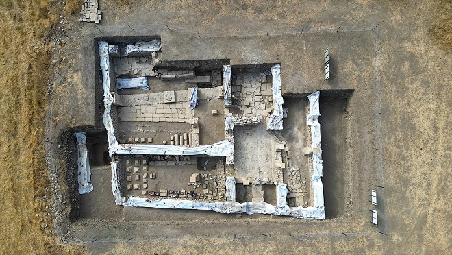 Gümüşhane'de Satala Antik Kenti'nde yapılan kazılarda kılıç ve mızrak kalıntıları bulundu