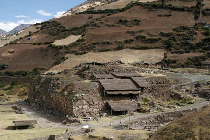 Peru’daki Tapınak Alanında 3.000 Yıllık ‘Akbaba Geçidi’ Keşfedildi