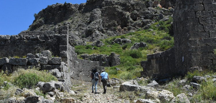 Doç. Dr. Murat Taşkıran: Sillyon Antik Kenti'de 5 bin yıllık yerleşim izleri var