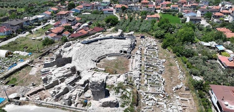 İznik Roma Tiyatrosu'nun yıl sonuna kadar ziyarete açılması planlanıyor.