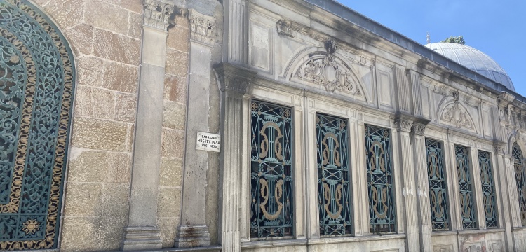 İBB kaş yapayım derken göz çıkarttı, yol yaparken tarihi türbeyi tehlikeye soktu!
