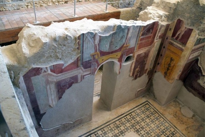 Pompeii’deki Cryptoporticus Evi