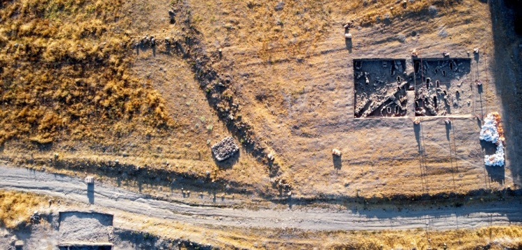 Gökhöyük'te Çatalhöyük'e benzer mimari yapılar, seramikler ve ok uçları ortaya çıktı