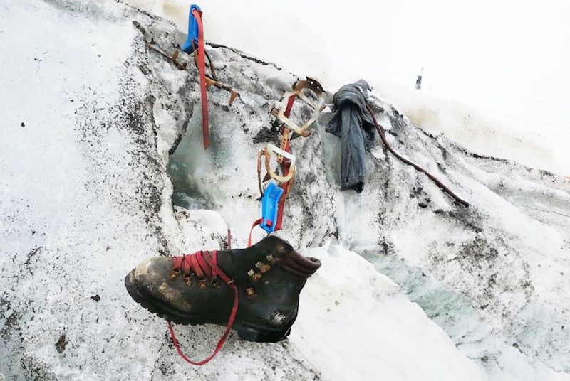 Eriyen Buzullarda On Yıllardır Kayıp Dağcının Cesedi Bulundu