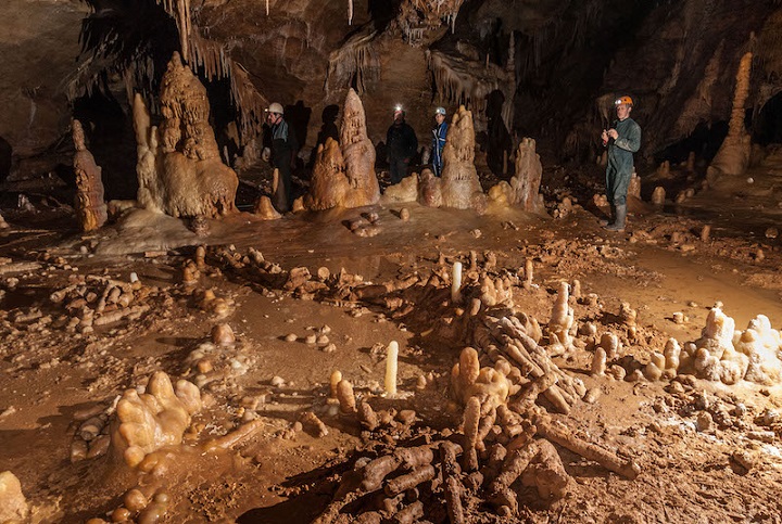 Neandertaller Bu Mağarada Neden Garip Yapılar İnşa Etti?