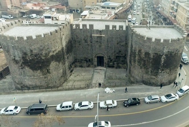 Diyarbakır Surları’nın iki burcunun restorasyonu tamamlandı