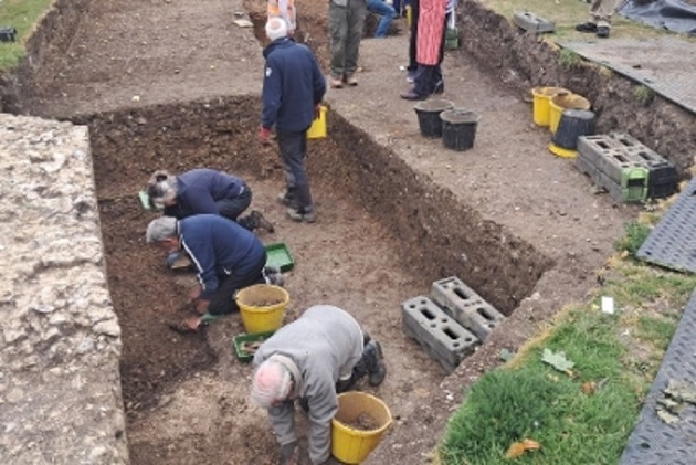 Chichester Kalesi'ni Savunan Norman Taş Kulesi'nin Kalıntıları Keşfedildi