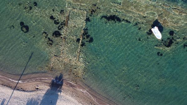 Dikili'de Yüzerken Atarneus Antik Kenti'nin Limanını Buldu