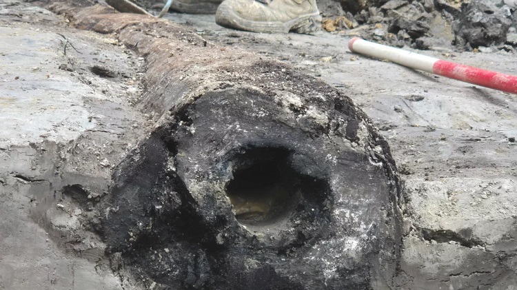 Arkeologlar Belçika'da Benzersiz ve Olağanüstü Şekilde Korunmuş Roma Ahşap Su Borusunu Ortaya Çıkardı