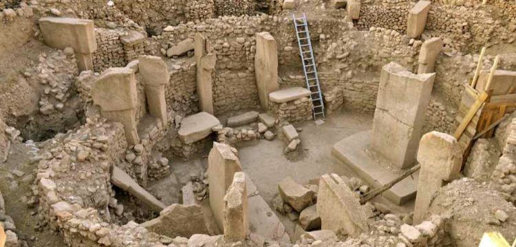 Göbeklitepe'nin T şekilli taşlarında depremlerde milim kayma olmamış