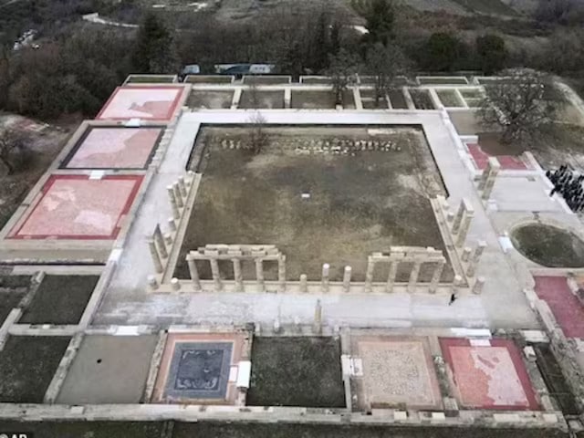 Aigai Sarayı’nda Büyük İskender’in banyosu ortaya çıkarıldı