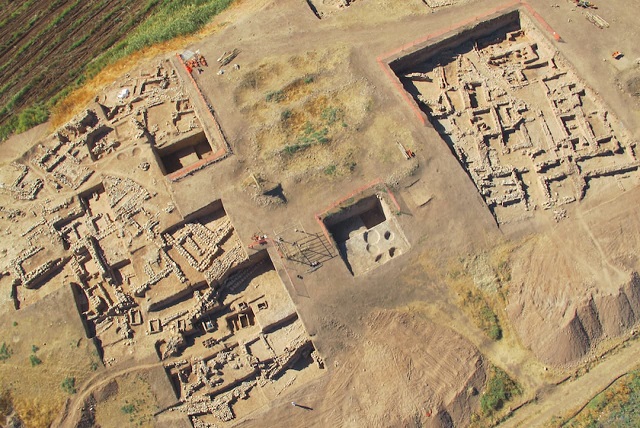 Arkeologlar, Türkiye'deki Başur Höyük'te Genç Kızların Ritüel Olarak Kurban Edildiği 4.800 Yıllık Bronz Çağı Mezarlarını Ortaya Çıkardı