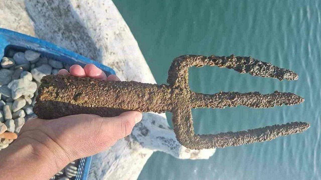 Poseidon'un Üç Dişli Mızrağı İznik Gölü'nde Keşfedildi