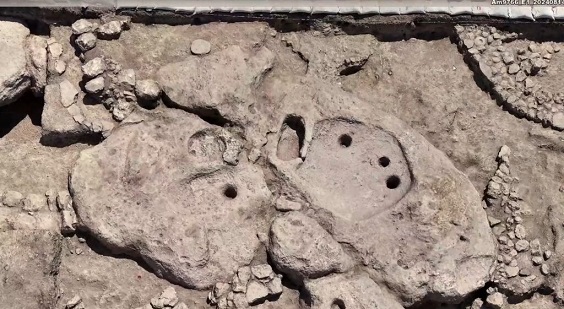 Tel Megiddo Yakınlarında 5.000 Yıllık Yontulmuş Şarap Presi ve Kenan Ritüel Alanı Ortaya Çıkarıldı