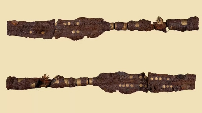 Danimarka'nın En Eski Demir Silahları: 2.800 Yıllık Altın Süslemeli Mızraklar Keşfedildi