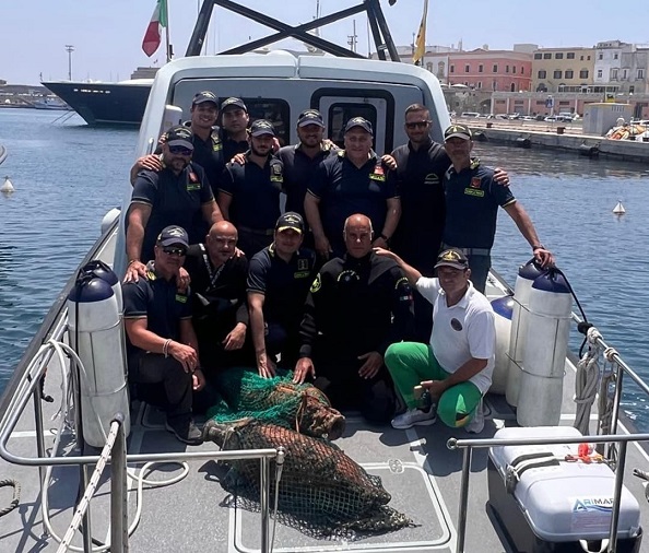 İyon Denizi'nde Olağanüstü Keşif: İtalya'nın Gelibolu Açıklarında Yeni Ortaya Çıkarılan Roma Gemi Enkazı