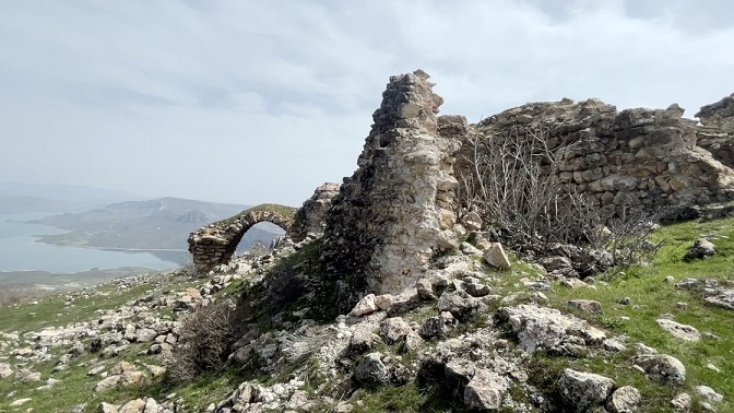 Geç Hitit döneminden kalma Gerger Kalesi restore ediliyor