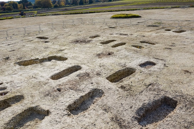 İngiltere’de en büyük Anglo-Sakson mezarlığı keşfedildi