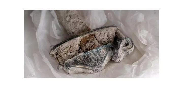 İngiltere'nin Kent bölgesinde 1500 yıllık Anglo-Sakson kılıcı bulundu.