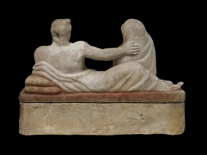 Etrüsk Gelin ve Damat Yeniden Doğuyor: Floransa Selinden Hasar Gören 2400 Yıllık Bottarone Vazosu Restore Edildi