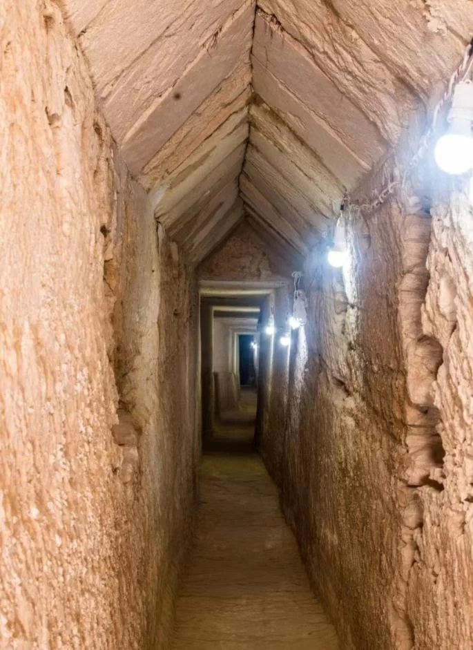İskenderiye’de 1.305 metrelik Greko-Romen antik kaya tünelini keşfedildi