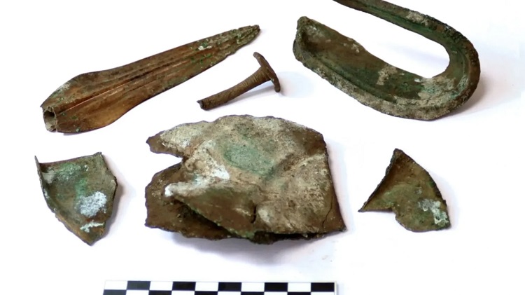 Arkeologlar, Çekya'da MÖ 1200'den Kalma Nadir Truva Savaşı Dönemi Zırhını Ortaya Çıkardı