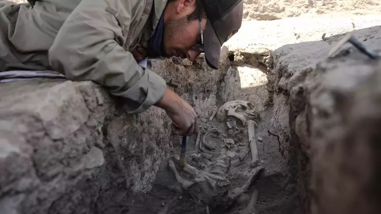 Çatalhöyük Yeni Sırları Ortaya Çıkarıyor: Dünyanın En Eski Şehirlerinden Birindeki Toplumsal Değişim ve 'Ölüler Evi'