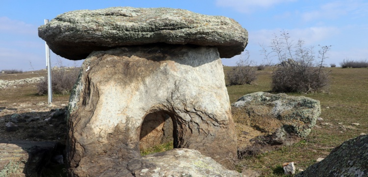 Trak dolmenleri defineci tehditi altýnda