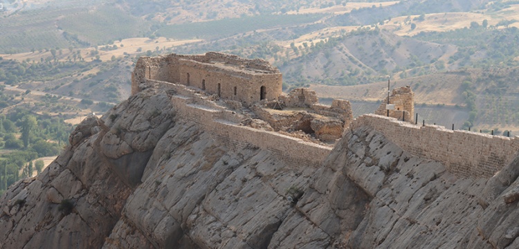 Kahta Kalesi restorasyonu tamamlanarak ziyarete açıldı