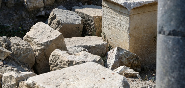 Anavarza Antik Kenti'nde gladyatör mezarları ortaya çıkmaya başladı