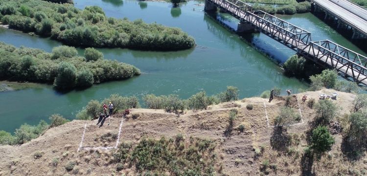 Bingöl'ün Genç ilçesindeki 'Urartu Kalesi'nde arkeolojik sondaj kazısı yapıldı