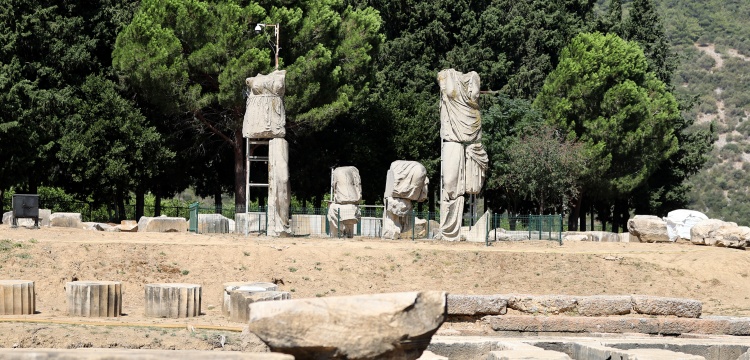 Antik Çağ'ın Menderes'teki 7 metrelik devleri 2 bin yıl sonra ayağa kalkıyor