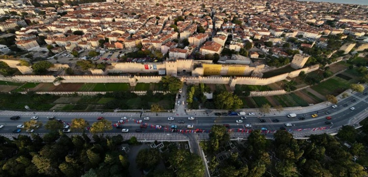 İstanbul Kara Surları Açık Hava Müzesi'nin ilk etabı ziyarete açıldı