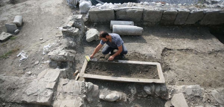 Hatay'da Havariler Kilisesi alanındaki mezarda 18 yaşında kız iskeleti bulundu