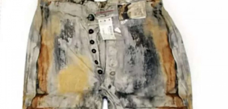 Varlığı bilinen en eski kot pantolon 114 bin dolara alıcı buldu