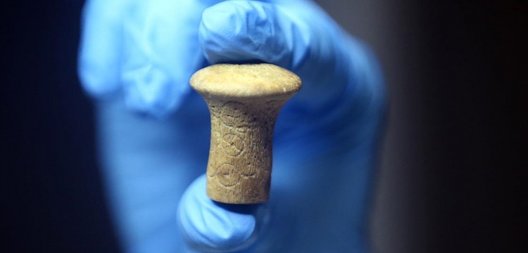 Troya'da 3300 yıllık kemik sap bulundu