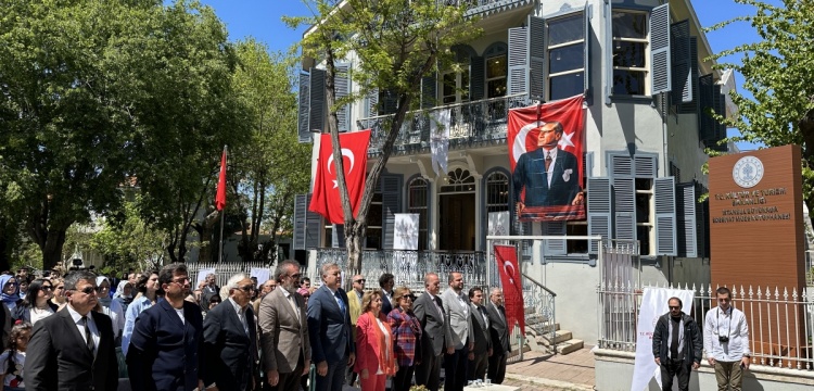 Tarihi Hacopoulos Köşkü restore edilerek, Büyükada Edebiyat Müze Kütüphanesi 'ne çevrildi