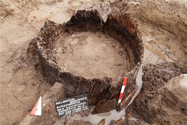 Almanya'nın Delbrück-Bentfeld Kentinde 1.600 Yıllık Gizemli Roma Dönemi Mezarı Ortaya Çıkarıldı