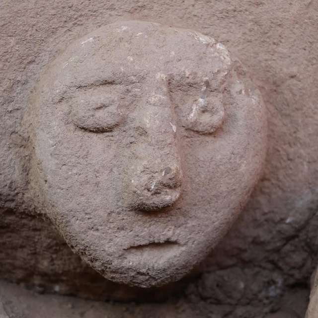 Sefertepe’de MÖ 8.500’den İnsan Yüzü Kabartmaları Bulundu