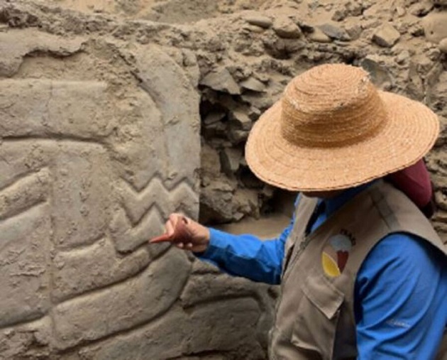 Peru'da Keşfedilen 4.000 Yıllık 3 Boyutlu Duvar Resmi, Antik Bir Medeniyetten Sessiz Bir Uyarı İçeriyor