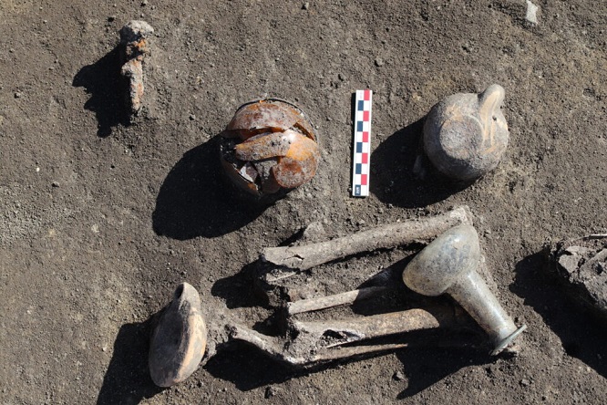 Cristeşti Kazıları, Toplu Çocuk Mezarı ve Askeri Bağlantıları Olan Nadir Bir Roma Mezarlığını Ortaya Çıkardı